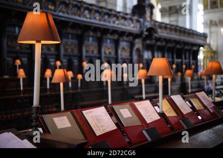 Gesamtansicht des Chores der St Paul's Cathedral in London. Die Holzbeschläge wurden von Sir Christopher Wren entworfen und von Grinling Gibbons geschnitzt. Bilddatum: Freitag, 9. Juni 2017. Bildnachweis sollte lauten: Matt Crossick/ EMPICS Entertainment. Stockfoto