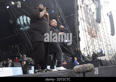 Führen Sie die Juwelen während des Glastonbury Festivals auf der Worthy Farm in Pilton, Somerset. Bilddatum: Freitag, 23. Juni 2017. Bildnachweis sollte lauten: Matt Crossick/ EMPICS Entertainment. Stockfoto