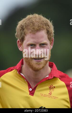 Prinz Harry stellte sich vor, als er beim Jerudong Trophy Polo Match im Cirencester Park Polo Club, Gloucestershire, spielte. Bilddatum: Samstag, 15. Juli 2017. Bildnachweis sollte lauten: Matt Crossick/ EMPICS Entertainment. Stockfoto