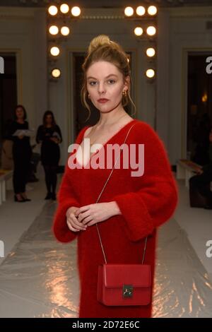 Nell Hudson in der ersten Reihe während der Jasper Conran London Fashion Week SS18 Show im Claridge's, London. Bilddatum: Samstag, 16. September 2017. Bildnachweis sollte lauten: Matt Crossick/ EMPICS Entertainment. Stockfoto