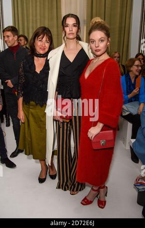 Margaret Clooney und Nell Hudson in der ersten Reihe während der Jasper Conran London Fashion Week SS18 Show im Claridge's, London. Bilddatum: Samstag, 16. September 2017. Bildnachweis sollte lauten: Matt Crossick/ EMPICS Entertainment. Stockfoto