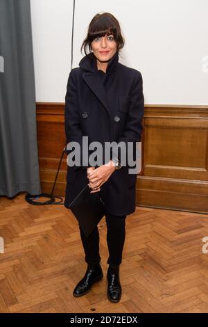 Claudia Winkleman in der ersten Reihe bei der Temperley London Fashion Week SS18 Show, die in der Lindley Hall, London, stattfindet. Bilddatum: Sonntag, 17. September 2017. Bildnachweis sollte lauten: Matt Crossick/ EMPICS Entertainment. Stockfoto