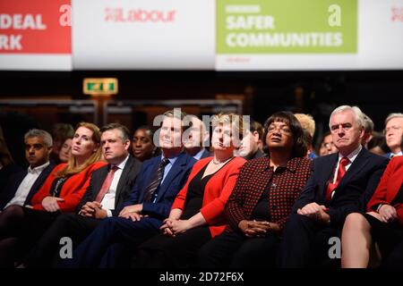 Labour-Frontbankabgeordnete, darunter (l-r) Angela Rayner, Kier Starmer, Emily Thornberry, Dianne Abbot und John McDonnell, beobachten Jeremy Corbyns Rede während der Labour Party Konferenz in Brighton. Bilddatum: Mittwoch, 27. September 2017. Bildnachweis sollte lauten: Matt Crossick/ EMPICS Entertainment. Stockfoto