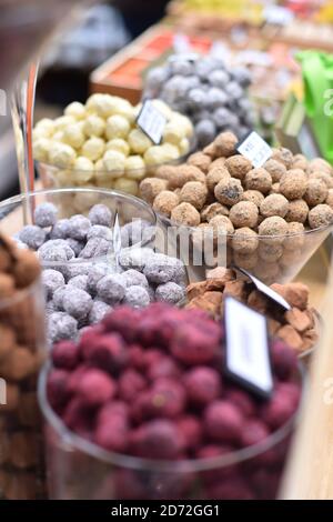 Schokolade zum Verkauf bei der Chocolate Show, in Olympia in Kensington, London. Bilddatum: Freitag, 13. Oktober 2017. Bildnachweis sollte lauten: Matt Crossick/ EMPICS Entertainment. Stockfoto