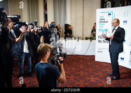 George Saunders im Bild, nachdem er den man Booker Prize für seinen Roman Lincoln im Bardo, in der Guildhall in London, gewonnen hat. Bilddatum: Dienstag, 17. Oktober 2017. Bildnachweis sollte lauten: Matt Crossick/ EMPICS Entertainment. Stockfoto