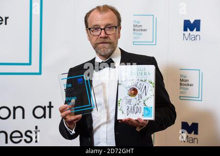 George Saunders im Bild, nachdem er den man Booker Prize für seinen Roman Lincoln im Bardo, in der Guildhall in London, gewonnen hat. Bilddatum: Dienstag, 17. Oktober 2017. Bildnachweis sollte lauten: Matt Crossick/ EMPICS Entertainment. Stockfoto