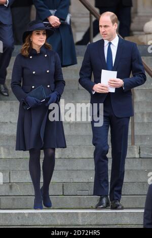 Der Herzog und die Herzogin von Cambridge nahmen am Grenfell Tower National Memorial Service in der St. Paul's Cathedral in London Teil, der den sechsmonatigen Jahrestag des Brandes am Grenfell Tower markierte. Bilddatum: Donnerstag, 14. Dezember 2017. Bildnachweis sollte lauten: Matt Crossick/ EMPICS Entertainment. Stockfoto