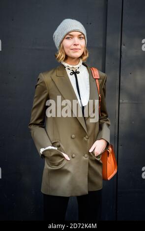 Arizona Muse vor dem BFC Showspace on the Strand, am ersten Tag der London Fashion Week. Bilddatum: Freitag, 16. februar 2018. Bildnachweis sollte lauten: Matt Crossick/ EMPICS Entertainment. Stockfoto