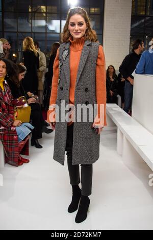 Olivia Palermo auf dem Laufsteg während der Emilia Wickstead London Fashion Week Show in der Great Portland Street, London. Bilderdatum: Montag, 19. Februar 2018. Bildnachweis sollte lauten: Matt Crossick/ EMPICS Entertainment. Stockfoto