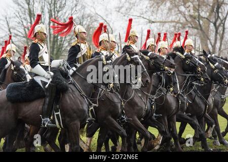 Die Household Cavalry Mounted Regiment Parade im Hyde Park, London, im Rahmen der jährlichen Generalinspektion. Die Inspektion testet die Bereitschaft des Regiments, staatliche zeremonielle Aufgaben für das kommende Jahr zu erfüllen. Bilddatum: Donnerstag, der 15. März 2018 Bildnachweis sollte lauten: Matt Crossick/ EMPICS Entertainment. Stockfoto