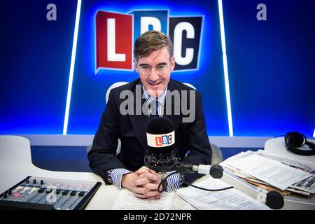 Datei Foto von Jacob Rees-Mogg in den LBC-Studios in London, wie angekündigt, wird er ein neues Live-Handy im Rahmen der stationÕs neuen Frühjahrsplan hosten. Rees-Mogg wird ab Montag, 16. April, um 9 Uhr am halbstündigen Live-Programm während Nick Ferrari at Breakfast teilnehmen. Bildnachweis sollte lauten: Matt Crossick/ EMPICS Entertainment. Stockfoto