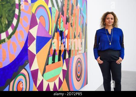 Künstlerin Beatriz Milhazes bei der Eröffnung ihrer neuen Einzelausstellung in der White Cube Bermondsey Galerie in London. Die Ausstellung "Rio Azul" läuft vom 18. April bis 1. Juli. Bilddatum: Dienstag, 17. April 2018. Bildnachweis sollte lauten: Matt Crossick/ EMPICS Entertainment. Stockfoto