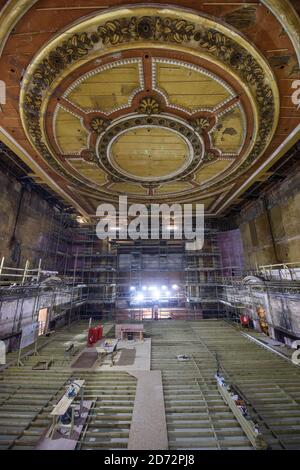 Gesamtansicht des Innenraums des Alexandra Palace Theatre im Norden Londons, als Arbeiter eine Â£18.8 Millionen Restaurierung des versteckten viktorianischen Gebäudes durchführen. Das 1885 erbaute Theater ist seit mehr als 80 Jahren geschlossen und soll nach dem Sommer wieder eröffnet werden. Im Dezember wird ein umfassendes Veranstaltungsprogramm angekündigt. Bilddatum: Freitag, 27. April 2018. Bildnachweis sollte lauten: Matt Crossick/ EMPICS Entertainment. Stockfoto