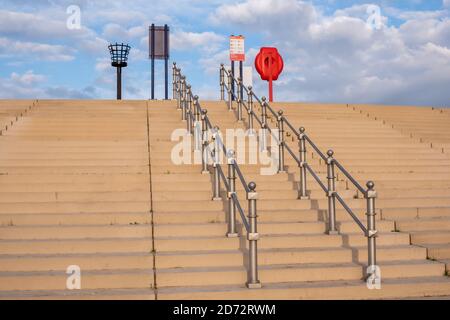 Treppen und Geländer am Fairhaven See in St. Annes ON Meer August 2020 Stockfoto