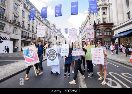 "Top Trump"-Demonstranten versammeln sich in der Regent Street in London im Rahmen der Proteste gegen den Besuch von US-Präsident Donald Trump in Großbritannien. Bilddatum: Freitag, 13. Juli 2018. Bildnachweis sollte lauten: Matt Crossick/ EMPICS Entertainment. Stockfoto