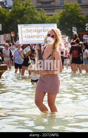 "Top Trump"-Demonstranten am Trafalgar Square, London, im Rahmen der Proteste gegen den Besuch von US-Präsident Donald Trump in Großbritannien. Bilddatum: Freitag, 13. Juli 2018. Bildnachweis sollte lauten: Matt Crossick/ EMPICS Entertainment. Stockfoto