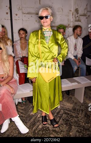 Lily Allen in der ersten Reihe während der Fashion East Spring/Summer 2019 London Fashion Week Show in Covent Garden, London. Bilddatum: Sonntag, 16. September 2018. Bildnachweis sollte lauten: Matt Crossick/ EMPICS Entertainment. Stockfoto