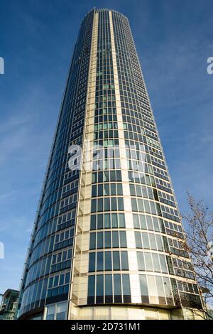 St George's Wharf Tower in Vauxhall, Süd-London. Eine große Anzahl von Luxus- und Ultra-Luxus-Neubauwohnungen in London verkaufen sich nicht, da ausländische Investoren weniger in britische Immobilien investieren. Bilddatum: Mittwoch, 14. November 2018. Bildnachweis sollte lauten: Matt Crossick/ EMPICS Entertainment. Stockfoto