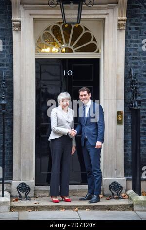 Premierministerin Theresa May trifft den österreichischen Bundeskanzler Sebastian kurz in der Downing Street, London. Bilddatum: Donnerstag, 22. November 2018. Bildnachweis sollte lauten: Matt Crossick/ EMPICS Entertainment. Stockfoto