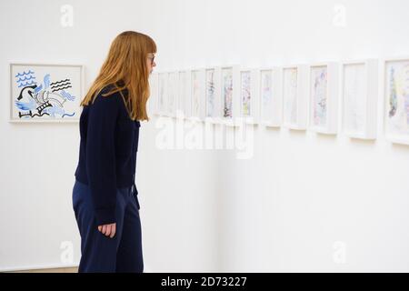 Besucher einer neuen Ausstellung von Martin Creed in der Galerie Hauser & Wirth in London. Die Ausstellung läuft vom 30. November bis 9. Februar 2019. Bilddatum: Donnerstag, 29. November 2018. Bildnachweis sollte lauten: Matt Crossick/ EMPICS Entertainment. Stockfoto