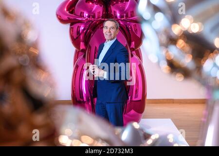 Der Künstler Jeff Koons im Ashmolean Museum in Oxford mit seiner Arbeit "Balloon Venus". Vom 7. Februar bis zum 9. Juni 2019 wird in der Galerie eine neue Ausstellung seiner Arbeiten gezeigt. Bilddatum: Montag, 4. Februar 2019. Bildnachweis sollte lauten: Matt Crossick/ EMPICS Entertainment. Stockfoto