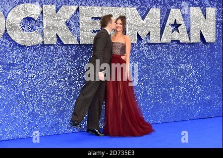 Taron Egerton (links) und Emily Thomas bei der Rocketman UK Premiere im Odeon Luxe, Leicester Square, London. Stockfoto