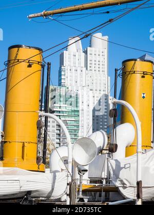 Das Museumsschiff Fragata Sarmiento bei Dique 3. Puerto Madero, das moderne Wohnviertel rund um die alten Docks von Buenos Aires. Buenos Aires, Hauptstadt von Stockfoto