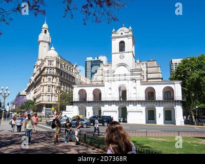 Plaza de Mayo und Museo Historico del Cabildo y la Revolucion de Mayo. Buenos Aires, die Hauptstadt Argentiniens. Südamerika, Argentinien, Buenos Ai Stockfoto