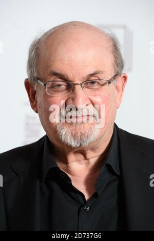 Autor Salman Rushdie Teilnahme an einer Fotocall für den Booker Prize 2019 Autoren in der engeren Auswahl, im South Bank Center in London. Bilddatum: Sonntag, 13. Oktober 2019. Bildnachweis sollte lauten: Matt Crossick/Empics Stockfoto