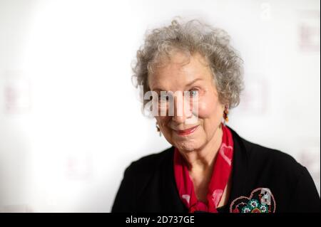 Autorin Margaret Atwood nimmt an einer Fotocall für den Booker Prize 2019 in der Shortlist der Autoren Teil, im Londoner South Bank Centre. Bilddatum: Sonntag, 13. Oktober 2019. Bildnachweis sollte lauten: Matt Crossick/Empics Stockfoto