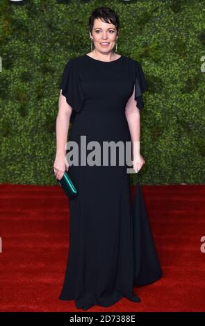 Olivia Colman bei der Premiere von Netflix's The Crown, die im Curzon Mayfair in London stattfand. Bildnachweis sollte lauten: Matt Crossick/EMPICS Stockfoto