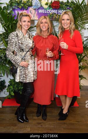 Kate Garraway fotografiert mit Nadine Coyle und Charlotte Hawkins, als sie ins Smooth Radio Studio in London zurückkehrte, um ihre erste Show seit ihrer Zeit im Dschungel auf I'm A Celebrity zu präsentieren... Rausholen! Bilddatum: Montag, 16. Dezember 2019. Bildnachweis sollte lauten: Matt Crossick/Empics Stockfoto