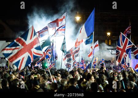 Befürworter des Brexit treffen sich auf dem Parliament Square in London, während Großbritannien sich bereit macht, um 23 Uhr UK-Zeit die Europäische Union zu verlassen. Bilddatum: Freitag, 31. Januar 2020. Bildnachweis sollte lauten: Matt Crossick/Empics Stockfoto