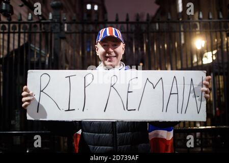 Befürworter des Brexit treffen sich auf dem Parliament Square in London, während Großbritannien sich bereit macht, um 23 Uhr UK-Zeit die Europäische Union zu verlassen. Bilddatum: Freitag, 31. Januar 2020. Bildnachweis sollte lauten: Matt Crossick/Empics Stockfoto