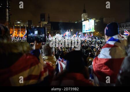 Befürworter des Brexit treffen sich auf dem Parliament Square in London, während Großbritannien sich bereit macht, um 23 Uhr UK-Zeit die Europäische Union zu verlassen. Bilddatum: Freitag, 31. Januar 2020. Bildnachweis sollte lauten: Matt Crossick/Empics Stockfoto