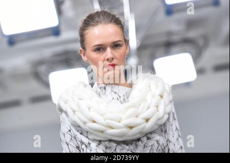 Models auf dem Laufsteg während der Johan Ku Show auf der London Fashion Week Februar 2020, im Fashion Scout Show Space in London. Bilddatum: Sonntag, 16. Februar 2020. Bildnachweis sollte lauten: Matt Crossick/Empics Stockfoto