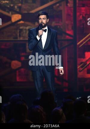 Jack Whitehall auf der Bühne bei den Brit Awards 2020 in der O2 Arena, London Stockfoto