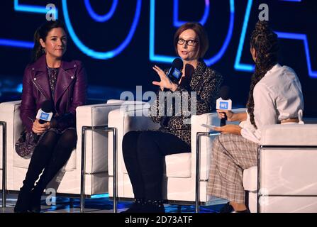 Sophie Gregoire Trudeau (links) und Julia Gillard auf der Bühne während des WE Day UK Charity Event und Konzert in der SSE Arena, Arena Square, London. Bilddatum: Mittwoch, 3. März. Bildnachweis sollte lauten: Matt Crossick/Empics Stockfoto