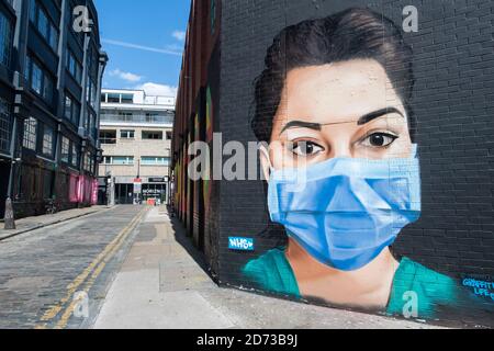 Straßenkunst im Coronavirus-Stil in der Nähe der Brick Lane im Osten Londons. Bilddatum: Freitag, 15. Mai 2020. Bildnachweis sollte lauten: Matt Crossick/Empics Stockfoto