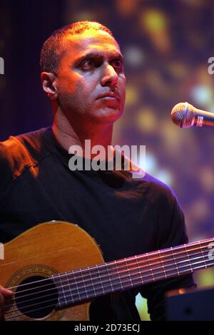 Nitin Sawhney tritt während der BBC Electric Proms im Roundhouse in Camden Town, London, auf. Stockfoto