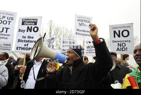 Demonstranten gegen die äthiopische Regierung protestieren am Tag des G20-Gipfels im Excel Center in East London. Stockfoto