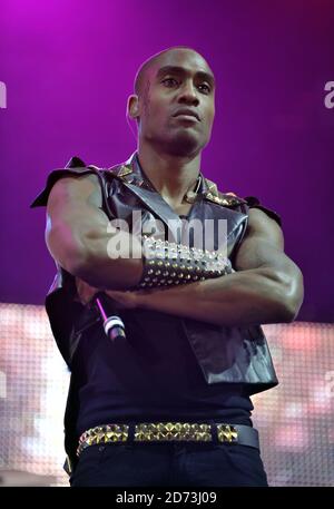 Simon Webbe von Blue spielt beim Capital FM Summertime Ball, der im Emirates Stadium im Norden Londons stattfindet. Stockfoto