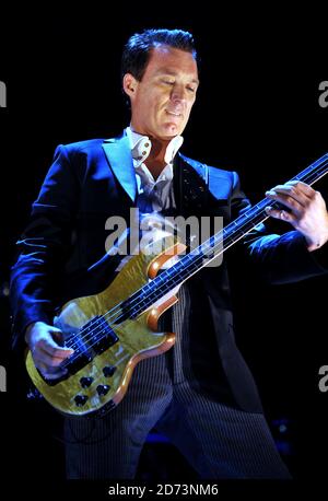 Martin Kemp vom Spandau Ballet tritt live in der O2 Arena in London auf Stockfoto