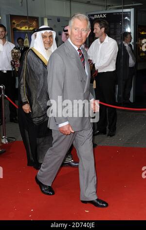 Prinz Charles kommt zur Premiere von Arabia 3D, im Imax Kino im Zentrum von London. Stockfoto