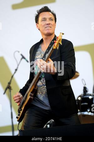 Martin Kemp vom Spandau Ballet tritt beim Isle of Wight Festival in Newport auf der Isle of Wight auf. Stockfoto