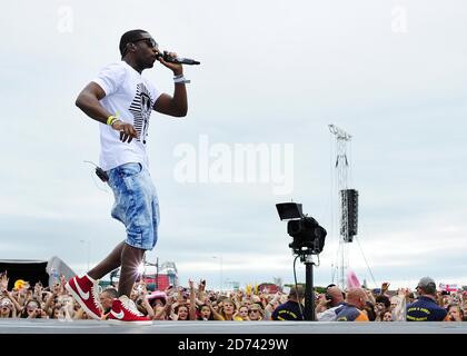 Tinie Tempah tritt live im T4 on the Beach 2010 im Weston Super Mare in Somerset auf. Stockfoto