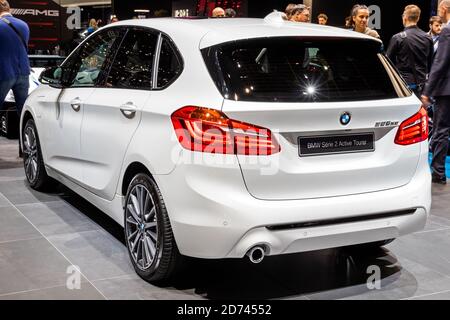 BMW 2er Active Tourer auf dem 89. Genfer Automobilsalon. Genf, Schweiz - 6. März 2019. Stockfoto