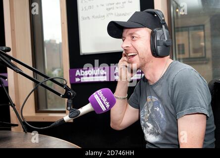 Simon Pegg erscheint in Christian O'Connell's Breakfast Show auf Absolute Radio, in ihren Studios im Zentrum von London Stockfoto