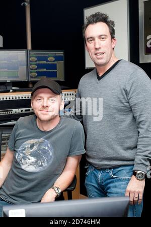 Simon Pegg erscheint in Christian O'Connell's Breakfast Show auf Absolute Radio, in ihren Studios im Zentrum von London Stockfoto