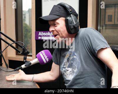 Simon Pegg erscheint in Christian O'Connell's Breakfast Show auf Absolute Radio, in ihren Studios im Zentrum von London Stockfoto